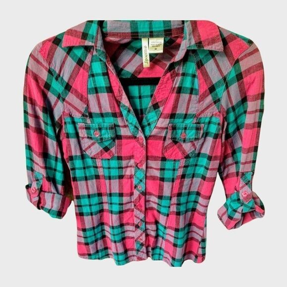 Passport Women's Multi-Color Pretty  Plaid Shirt. - Picture 4 of 11